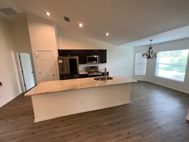 Building Photo - Oak Hill Plantation 3/2 NE Ocala Home