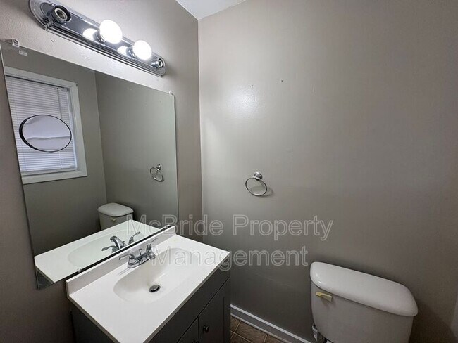 Building Photo - 1404 Ranch Dr