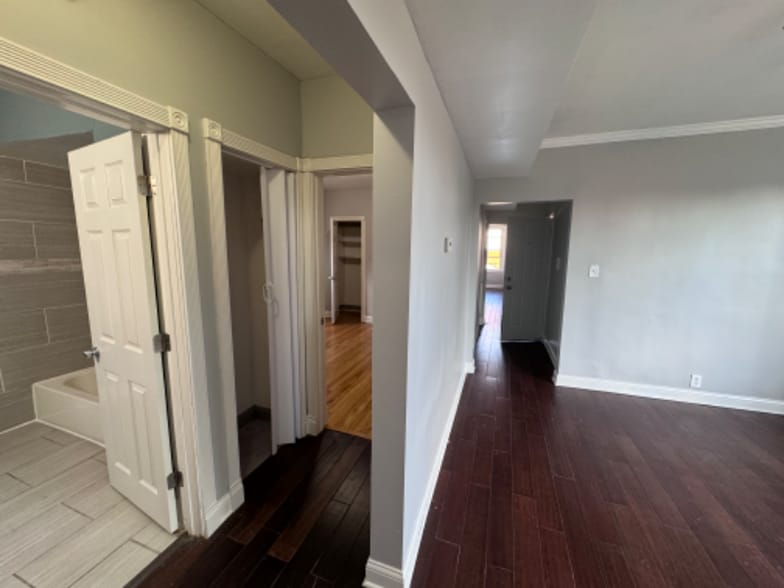 Building Photo - 7436 S Colfax Ave