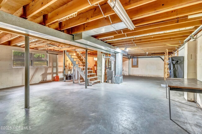 Building Photo - 145 W Woodburn Ave