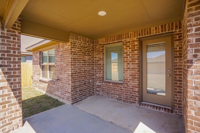 Building Photo - 3318 Parker Trce Dr