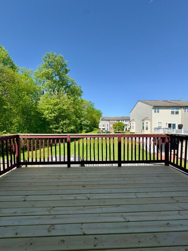 Building Photo - Charming and Stylish Living in a 3Bed/3Bat...