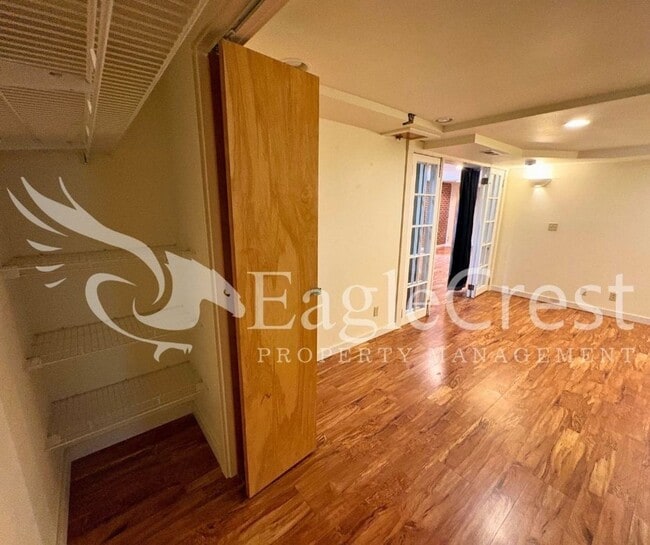 Building Photo - Beautifully Renovated Historic 3 Bedroom Home
