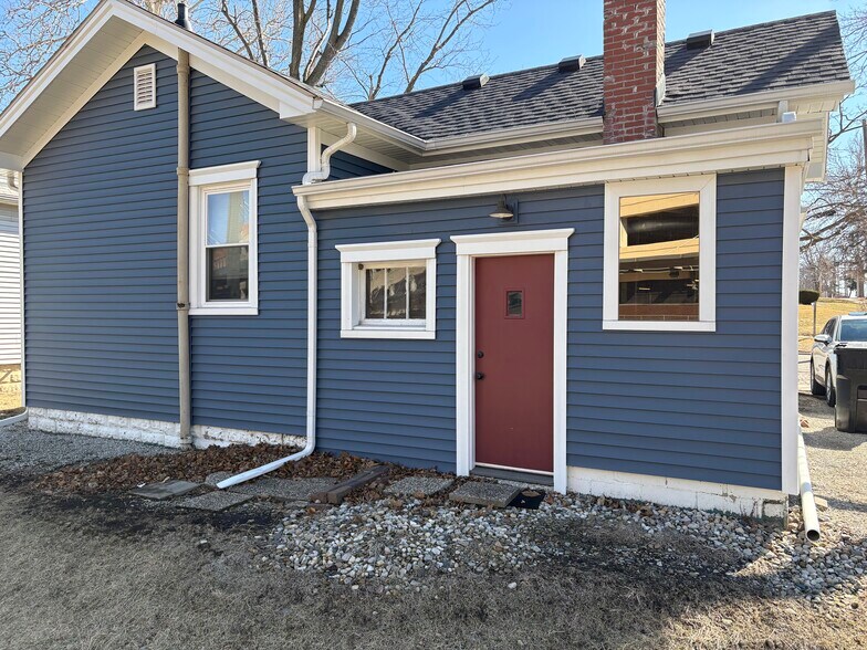 Building Photo - 110 W Phoenix Ave