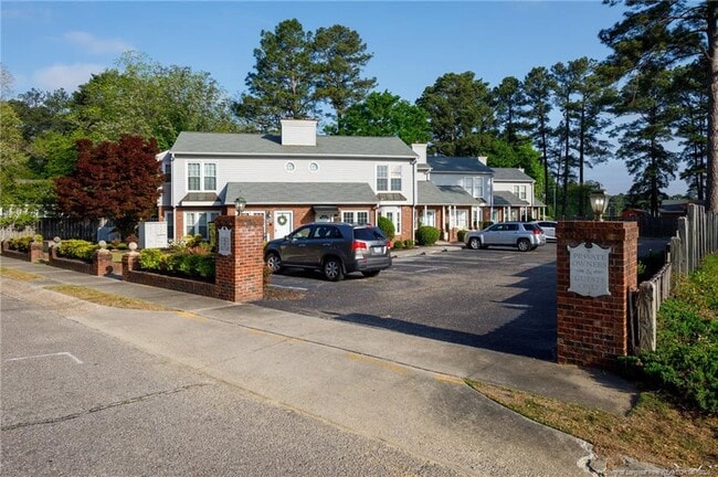 Building Photo - 1228 Woodland Dr