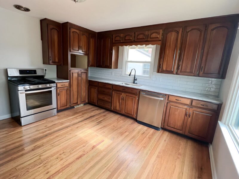 Building Photo - 1124 N Meade Ave