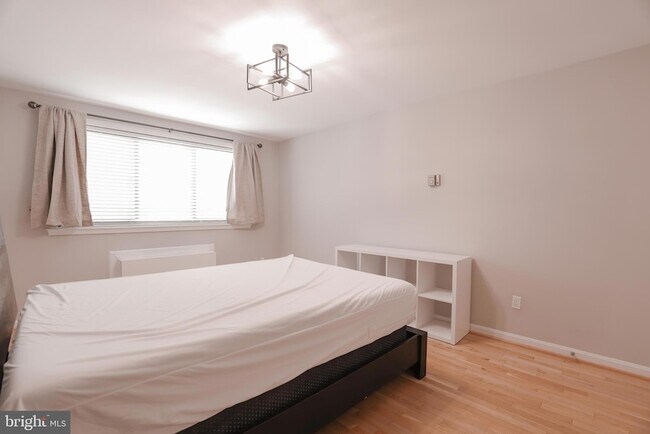 Building Photo - 2725 39th St NW