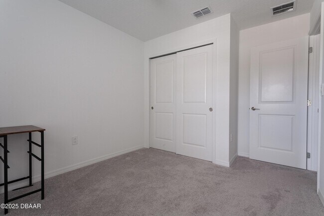 Building Photo - 326 Riverfront Wy