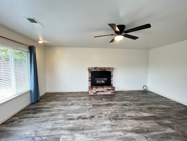 Building Photo - 3361 Edgewood Rd