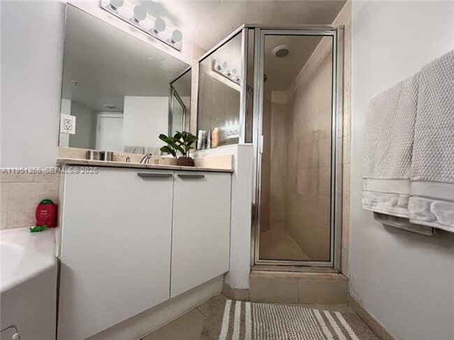 Building Photo - 16699 Collins Ave