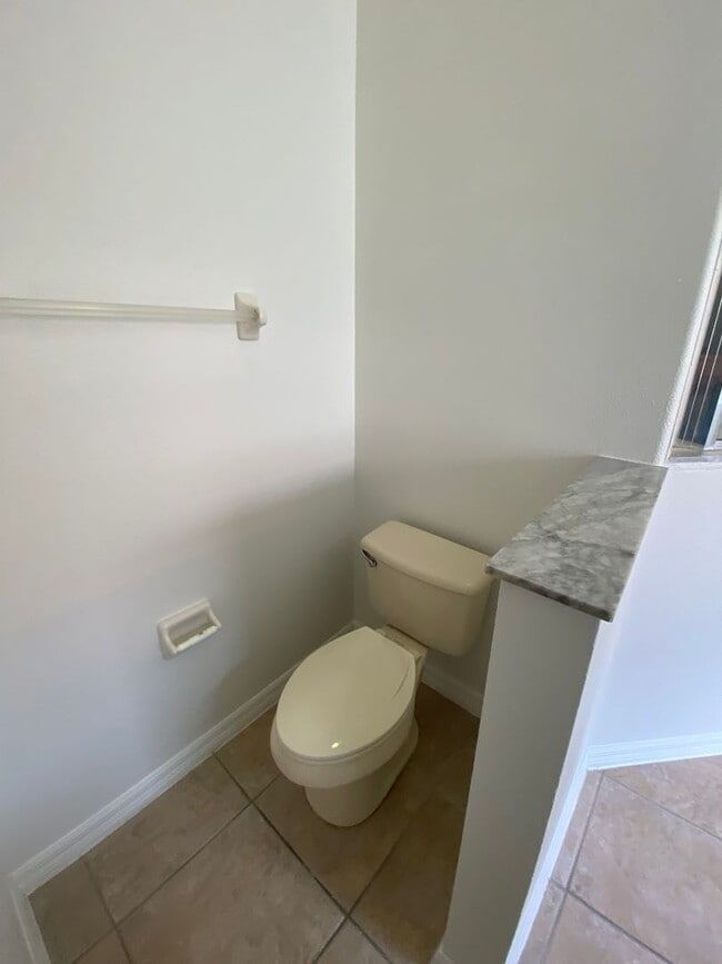 Building Photo - Great 4 Bedroom 3 Bathroom Pool Home in Indian Creek