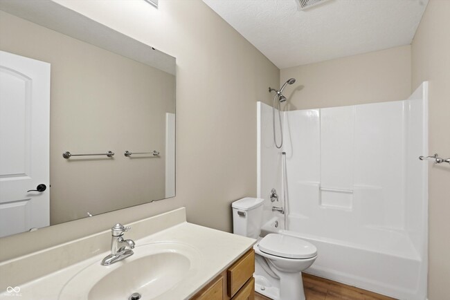 Building Photo - 5561 Wild Horse Dr