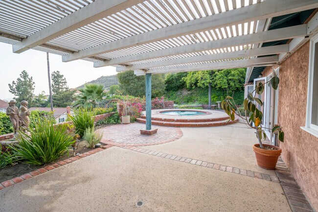 Building Photo - 920 Stewarton Way