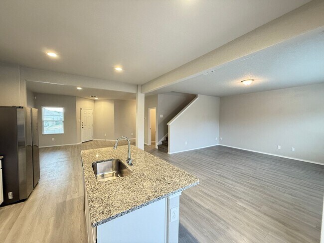 Building Photo - 4 Bedrooms, 2.5 Bathroom house with a huge back yard in New Braunfels!