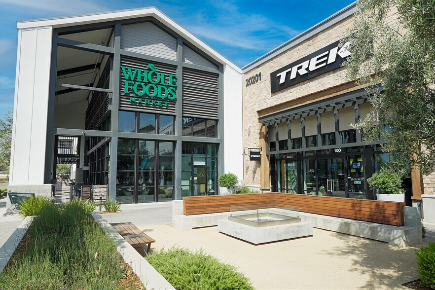 Building Photo - 20580 Edgewood Ct