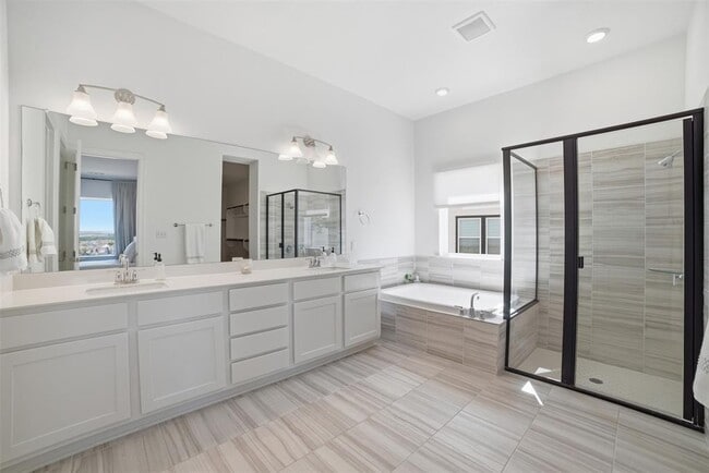 Building Photo - 256 Smoke Tree Cir