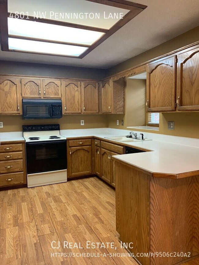 Building Photo - 4801 NW Pennington Ln
