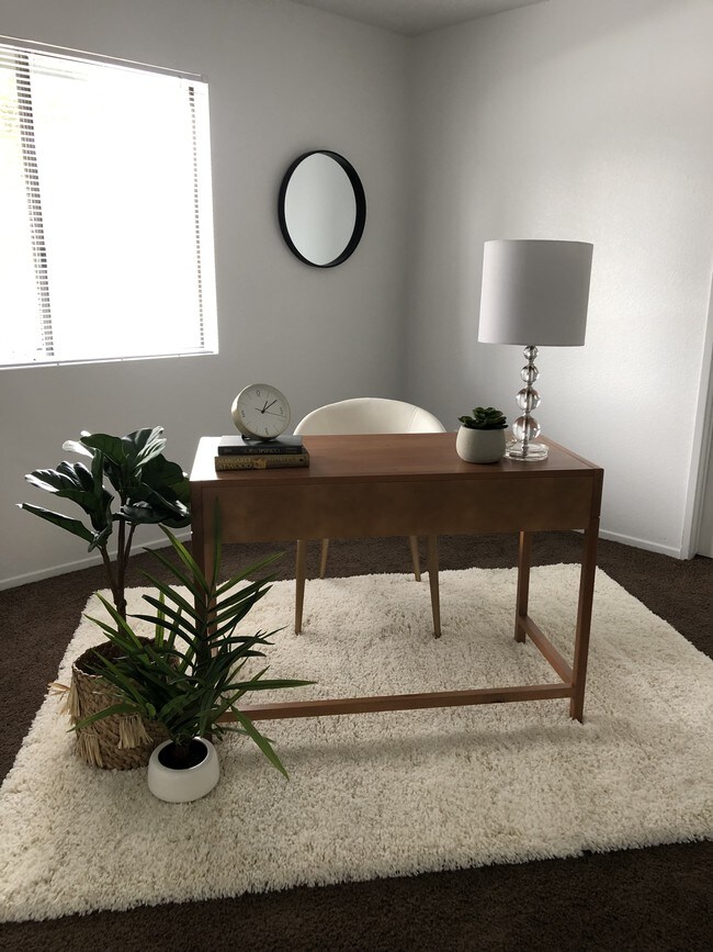 Building Photo - Goodmanor Apartments