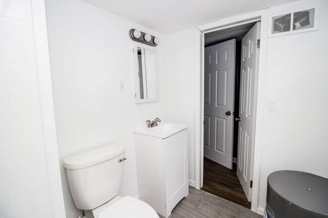 Building Photo - 17645 Lakeport Ave