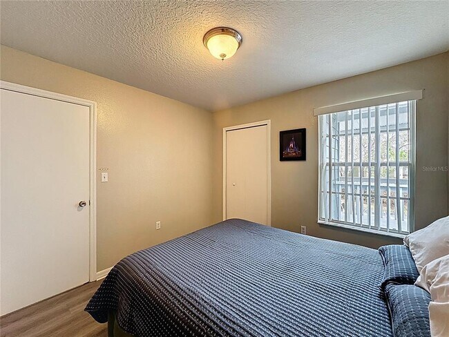 Building Photo - 8716 Rain Forest Pl