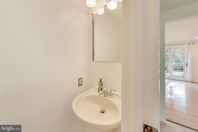 Building Photo - 8932 Barrowgate Ct