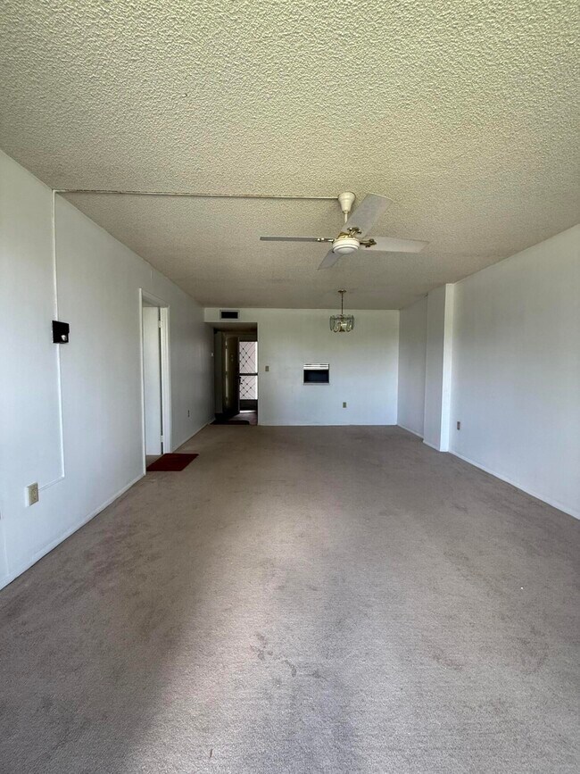 Building Photo - 15600 NW 7th Ave