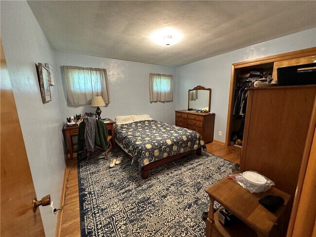 Building Photo - 6840 Haskell Dr