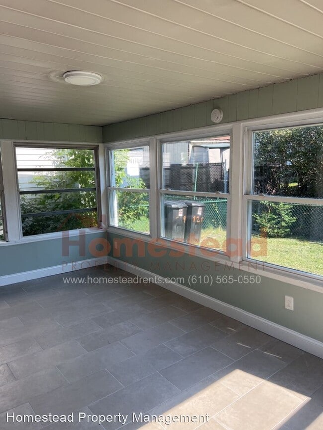 Building Photo - 3 br, 1.5 bath House - 129 Ervin Ave