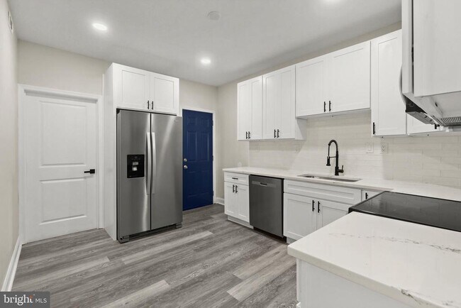 Building Photo - 505 McCabe Ave