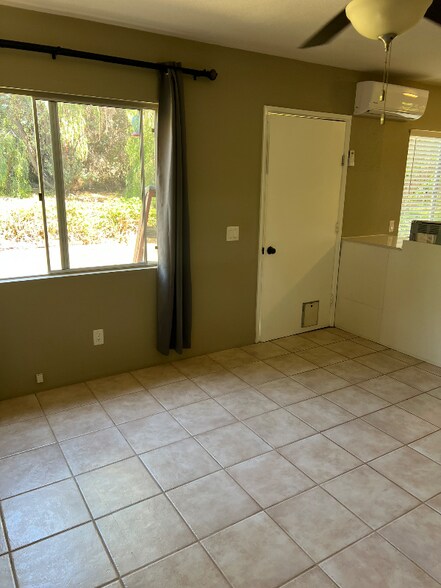 Building Photo - 2134 Valley View Blvd