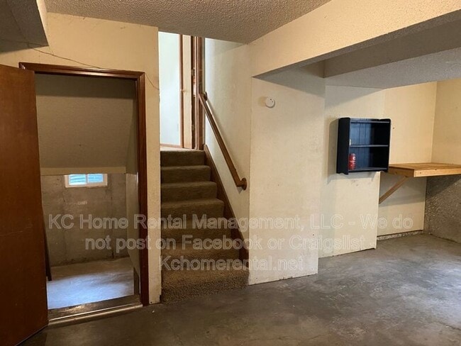 Building Photo - 1416 SE 7th Pl