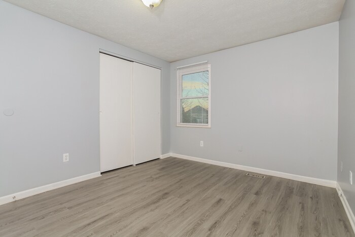 Building Photo - 7847 Kingsgate Way