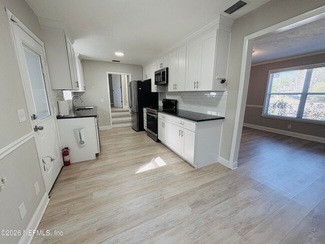 Building Photo - 7008 Perke Dr