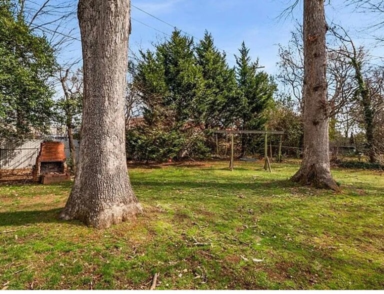Building Photo - 2800 Stratford Dr