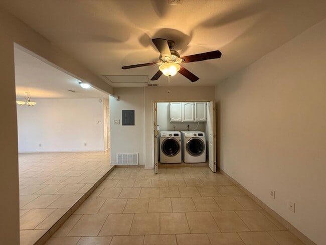 Building Photo - 1238 Shiloh Dr