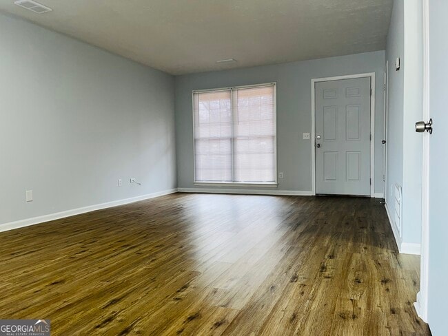 Building Photo - 104 Peachtree Ct