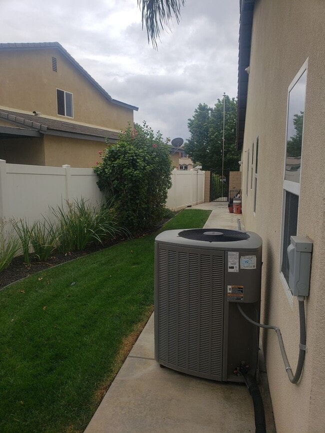 Building Photo - Beautiful Wildomar Single Story