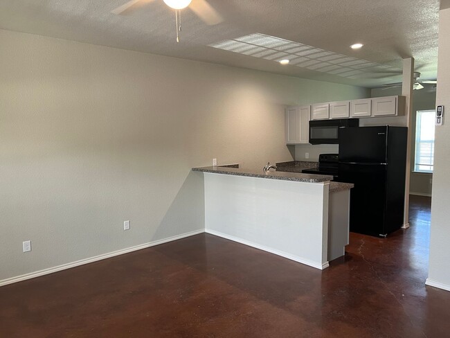 Building Photo - ASK ABOUT OUR MOVE IN SPECIAL!!!! FOR LEAS...