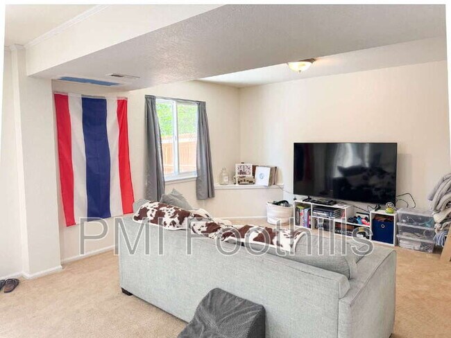 Building Photo - 9318 W Coal Mine Ave