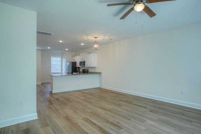 Building Photo - 315 Starfish Ln