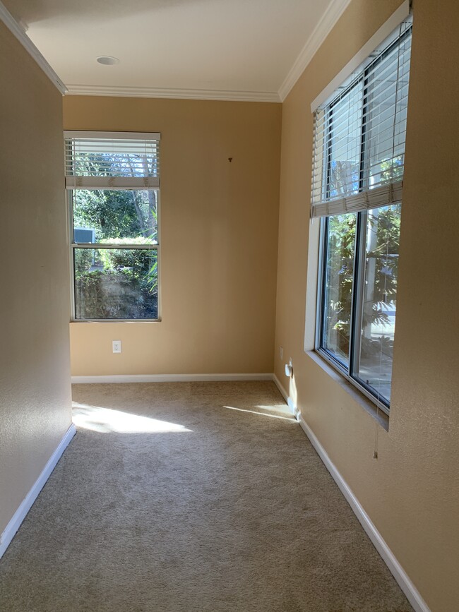 Hallway - 26067 Thornton Rd