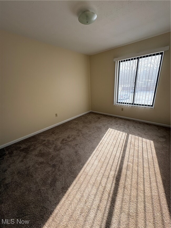 Building Photo - 2358 Echo Valley Dr