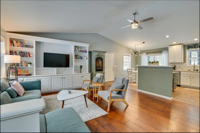 Building Photo - 38 Fawn Ln