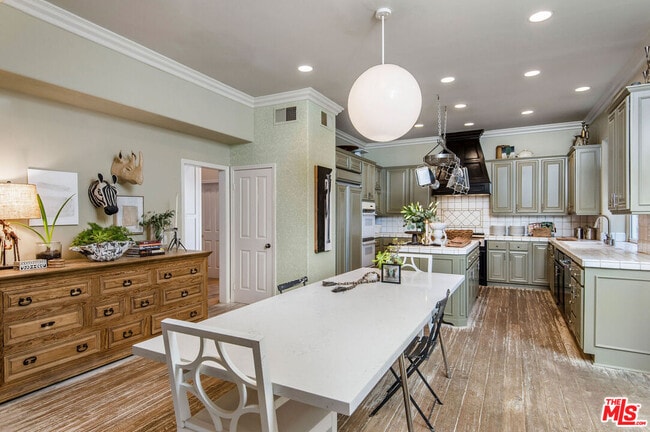 Building Photo - 3470 Consuelo Dr
