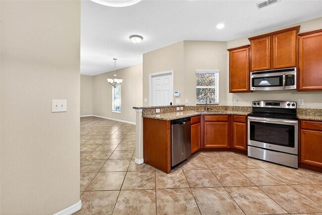 Building Photo - 31253 Claridge Pl