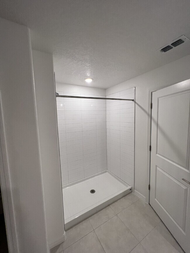Building Photo - 12767 Weston Oaks Ln