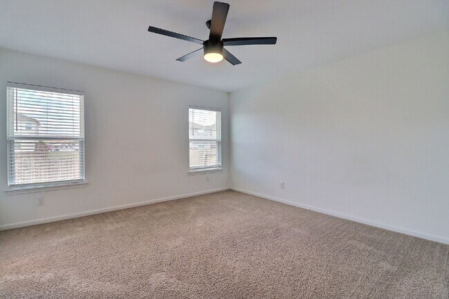 Building Photo - "Charming 4-Bedroom Oasis with 2 Full Baths in Von Ormy – Spacious 1794 sq ft Gem!"