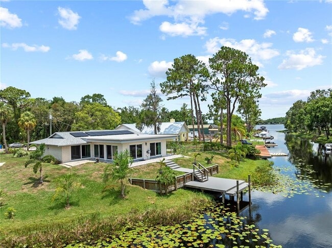 Primary Photo - 17511 Canal Shores Dr