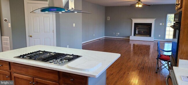 Building Photo - 15309 Lions Den Rd