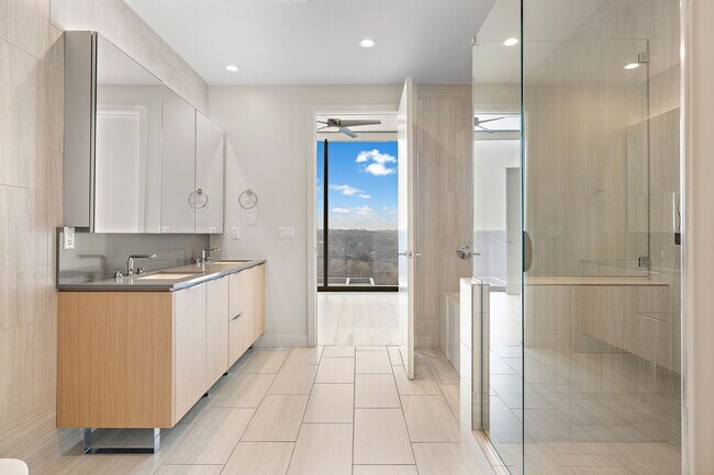 Building Photo - 44 East Ave